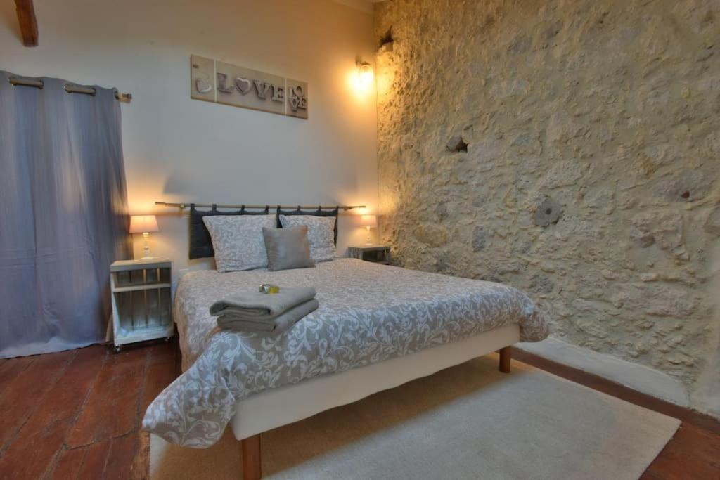 Chambre d'hôtes L'altitude - Domaine la Rose des vents Castelnau-sur-lʼAuvignon Extérieur photo