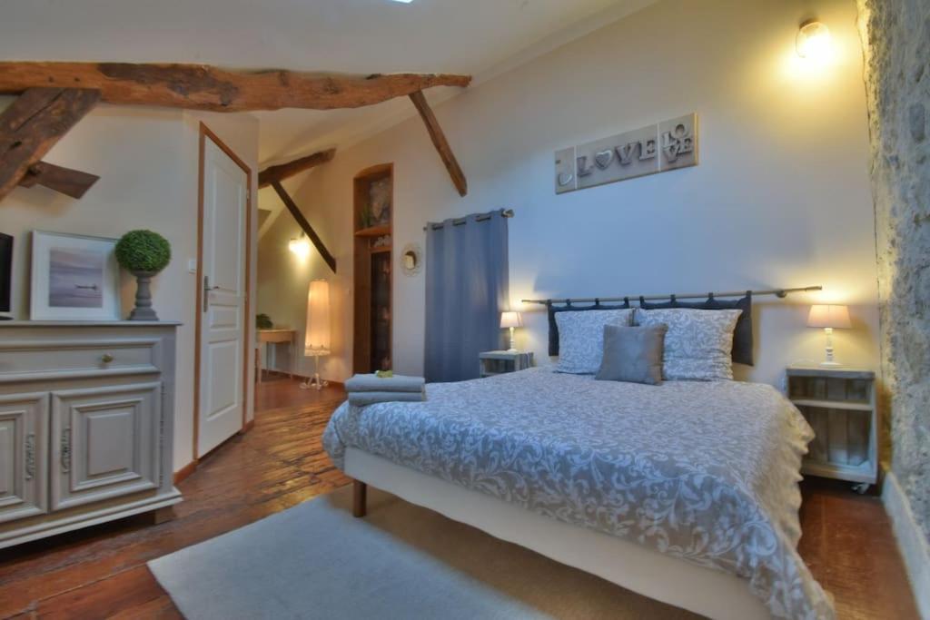 Chambre d'hôtes L'altitude - Domaine la Rose des vents Castelnau-sur-lʼAuvignon Extérieur photo